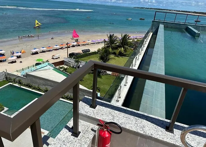 térreo com piscina beira mar de Porto de Galinhas